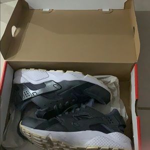 nike sneakers*barely used